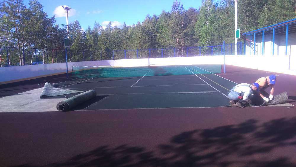 Монтаж покрытия теннисных кортов